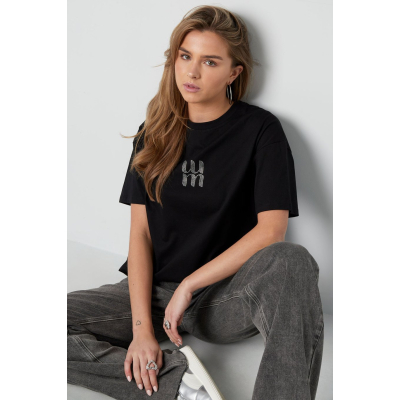 letter M top letter M top